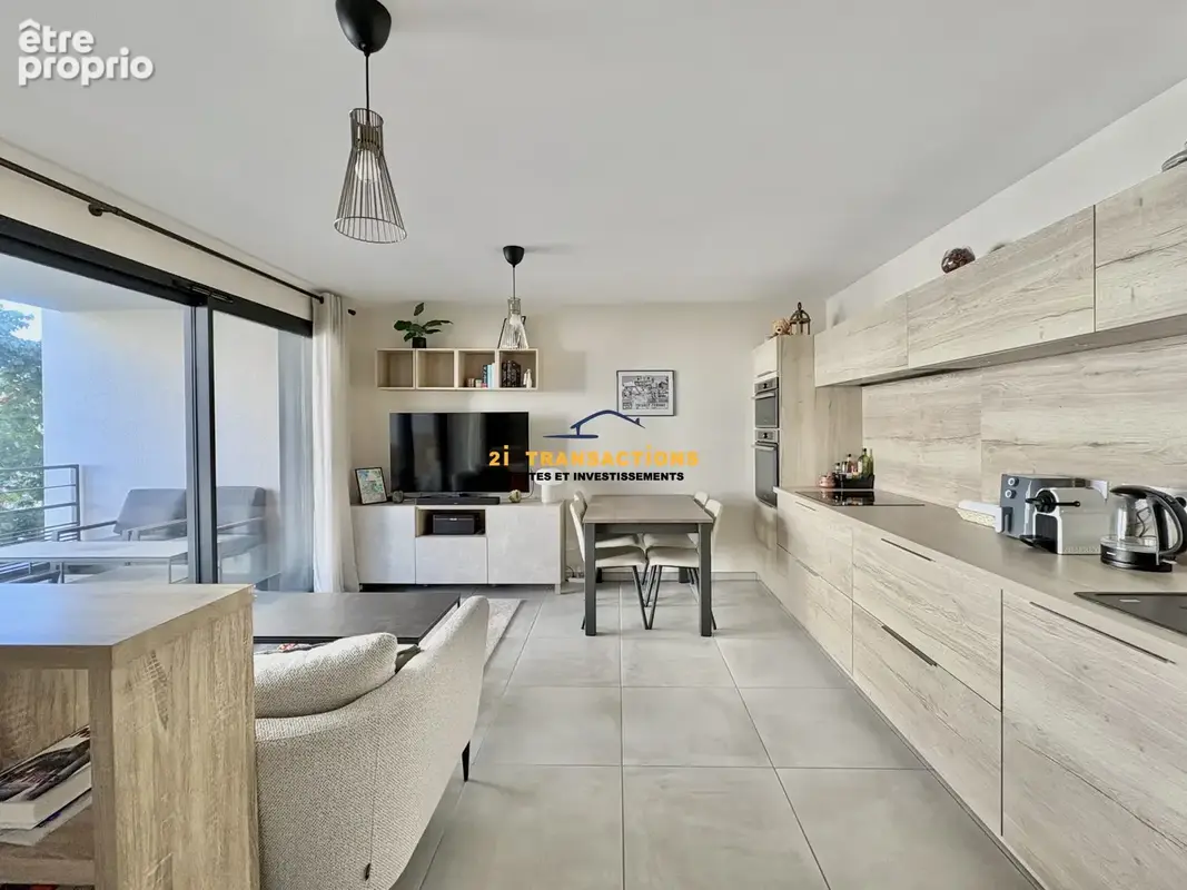 Appartement 43 m² à Saint-Etienne  - photo 2