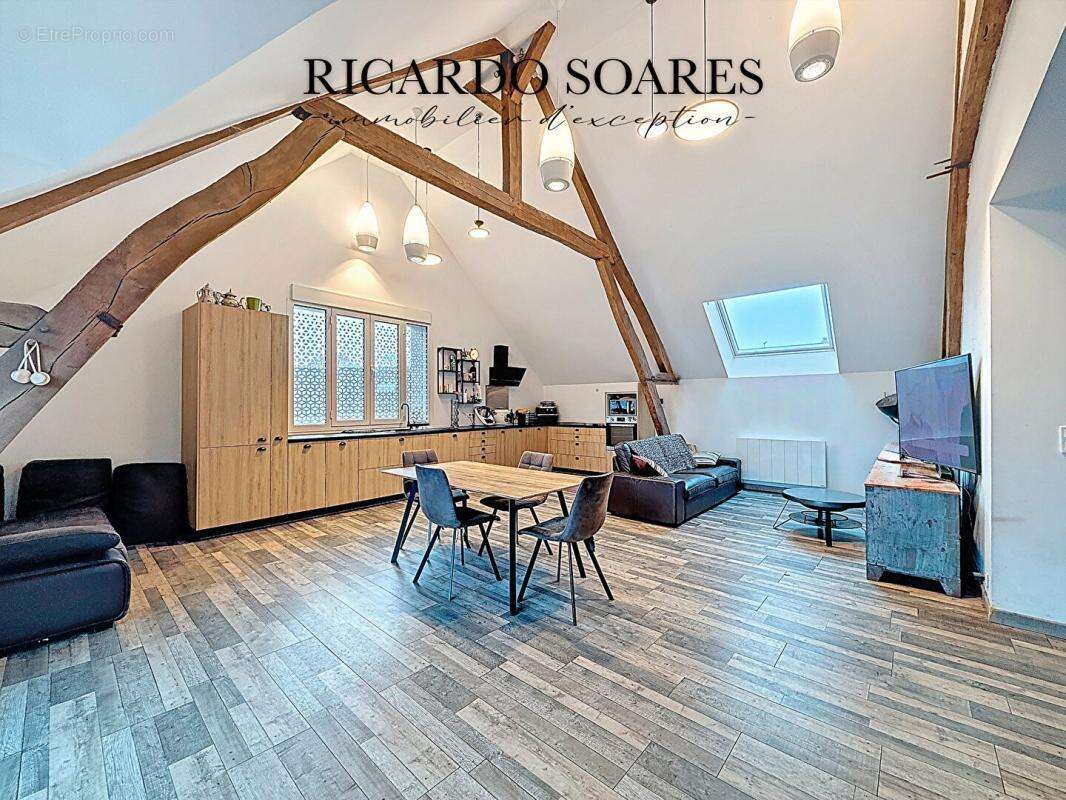 Appartement à ESTREES-SAINT-DENIS