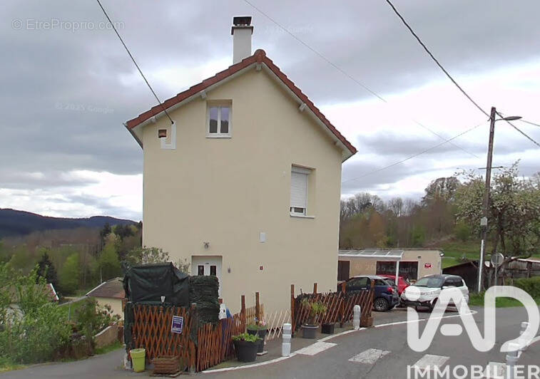 Photo 1 - Maison à SAINT-BONNET-LE-TRONCY