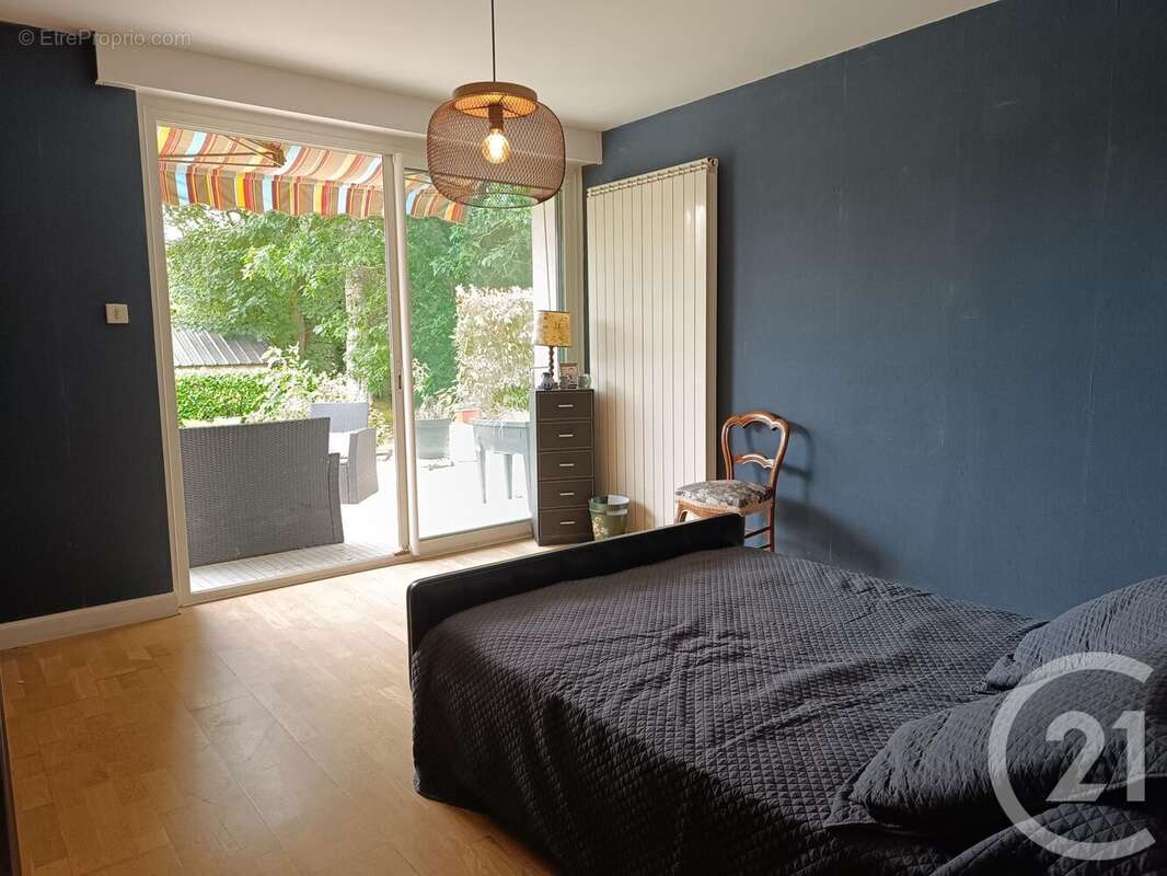 Maison à LES PEINTURES