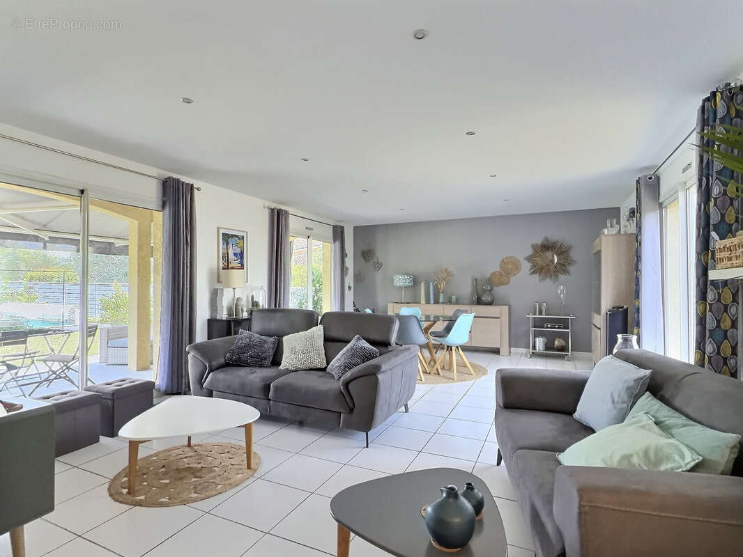 VERFEIL - Villa T5 avec piscine sur une magnifique parcelle de 1 826 m2 - photo 5