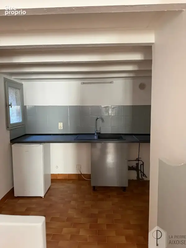 Studio avec Mezzanine - dernier étage - Calme - photo 6