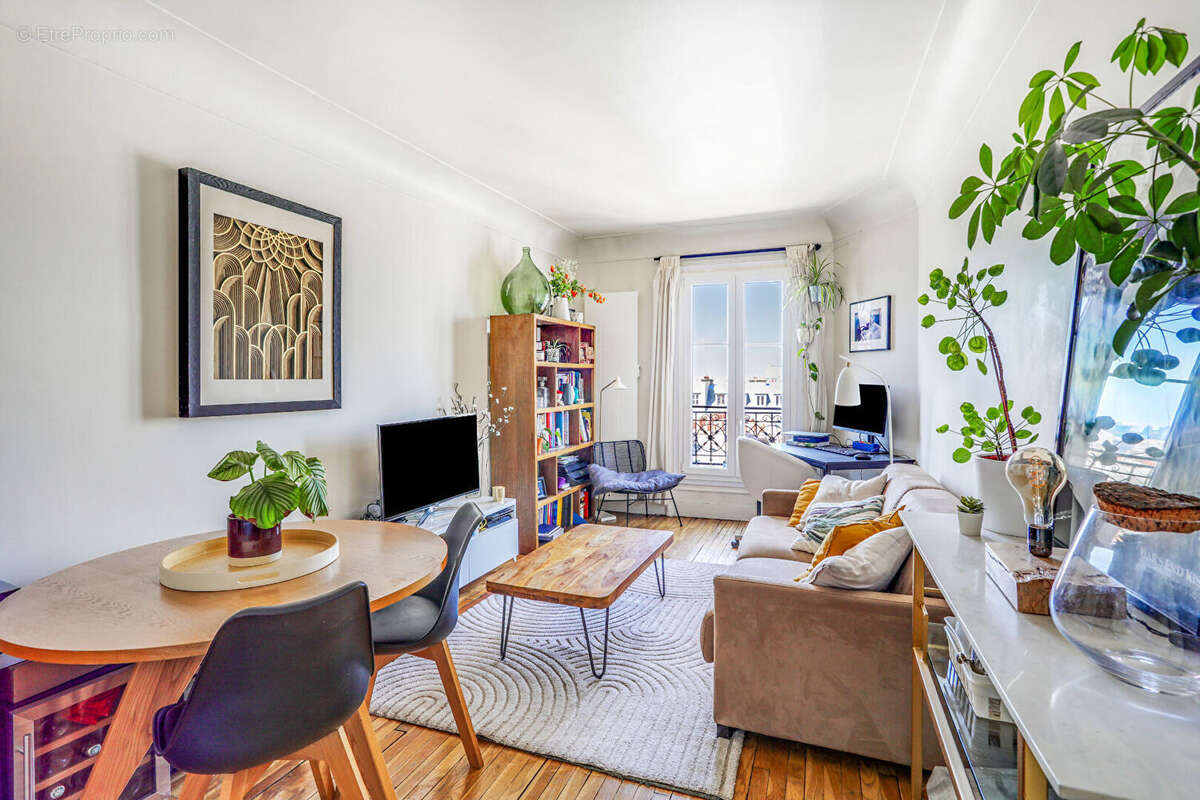 Appartement à PARIS-18E