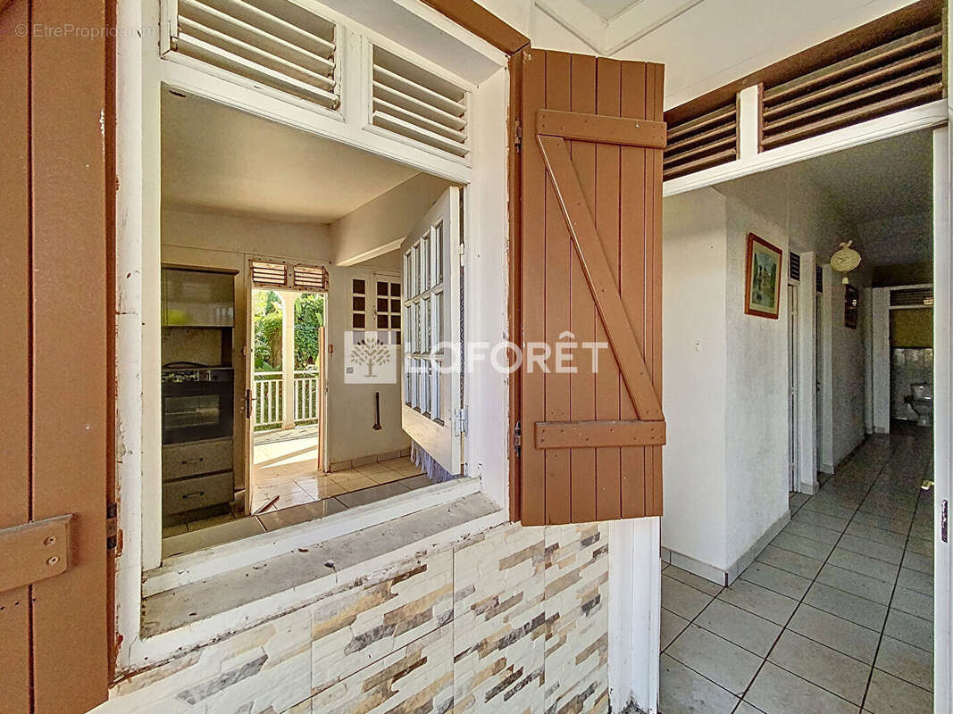 Maison à CAPESTERRE-BELLE-EAU