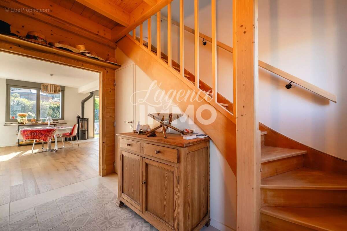 Maison familiale centre ville St-Jorioz - photo 9