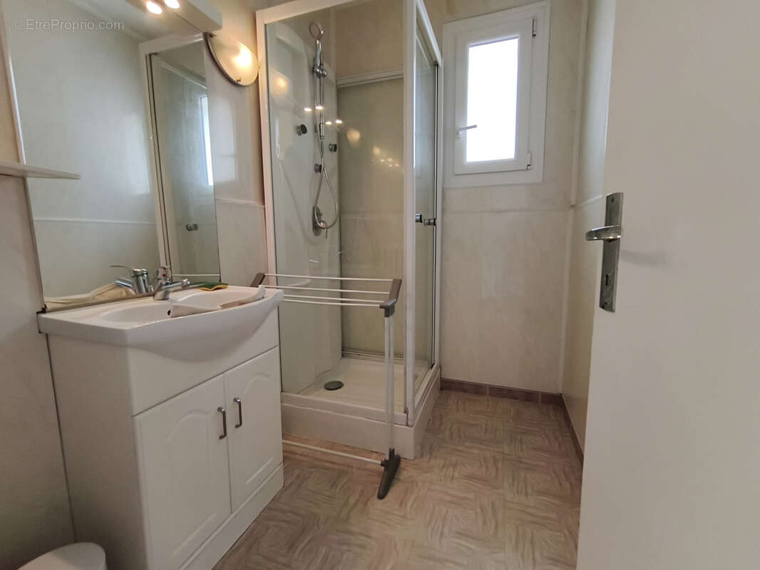 Maison à DONVILLE-LES-BAINS