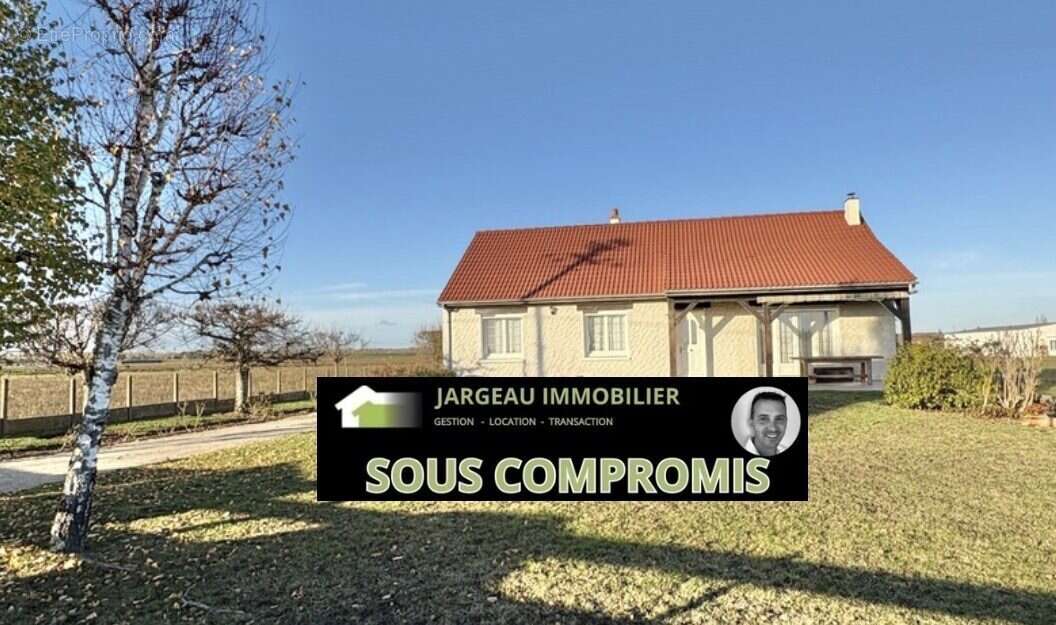 Maison à DARVOY
