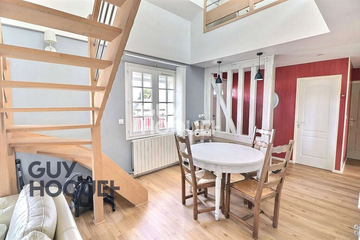 Maison à BERNAY
