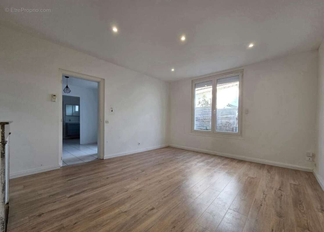 Photo 4 - Maison à MONTENDRE