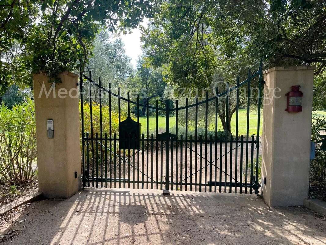 Maison à LA GARDE-FREINET