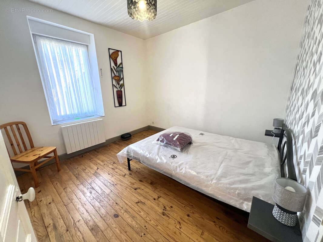 Maison à VITRAC-SUR-MONTANE