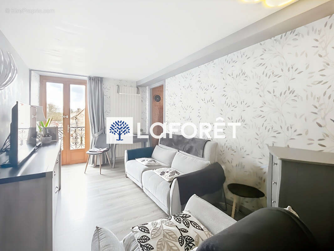 Appartement à CRESPIERES