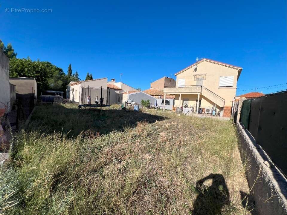 Terrain à LIGNAN-SUR-ORB