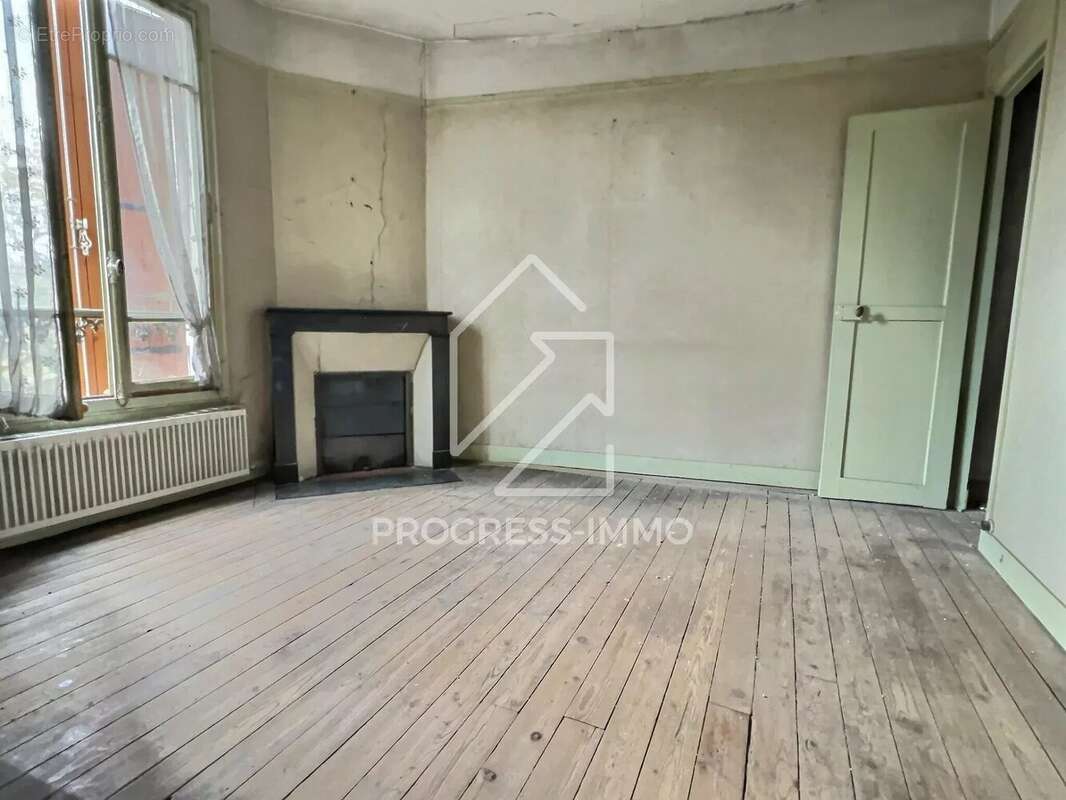 Maison à SAINT-MAUR-DES-FOSSES