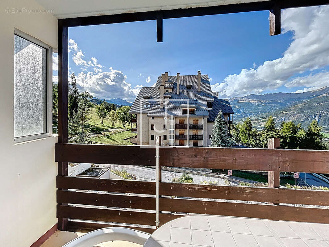 Appartement à ENCHASTRAYES