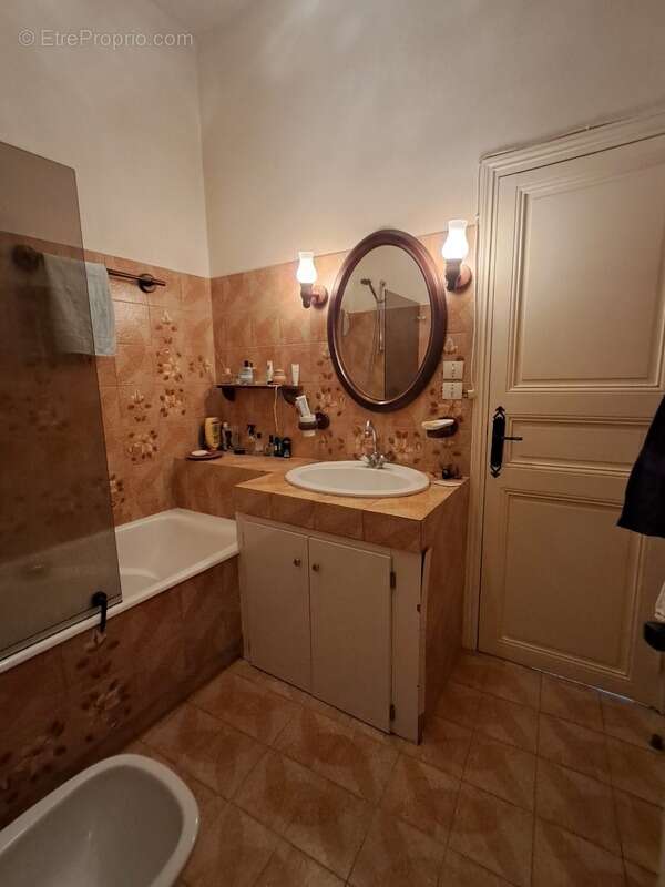 Charme, authenticité et 204 m² de potentiel à Pennautier ! - photo 11