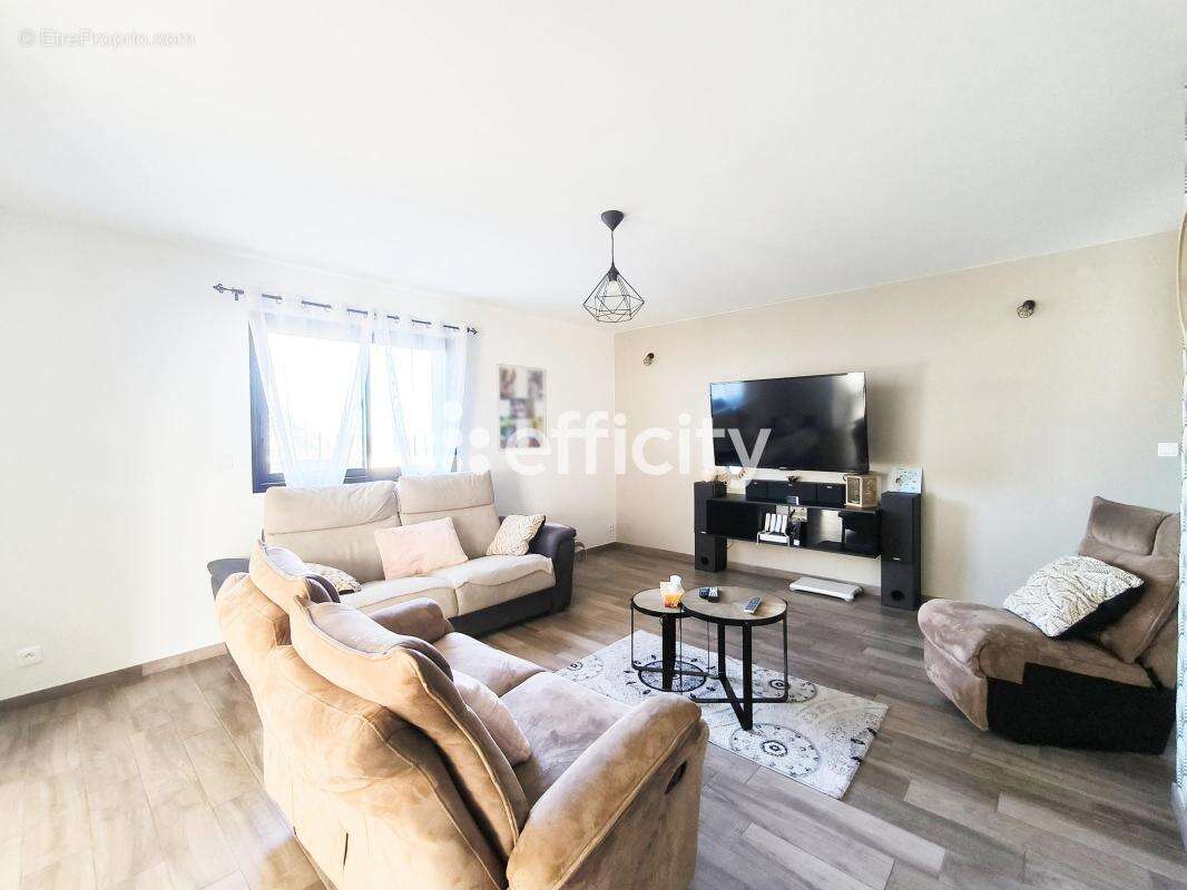 Maison à VILLEDIEU-LES-POELES