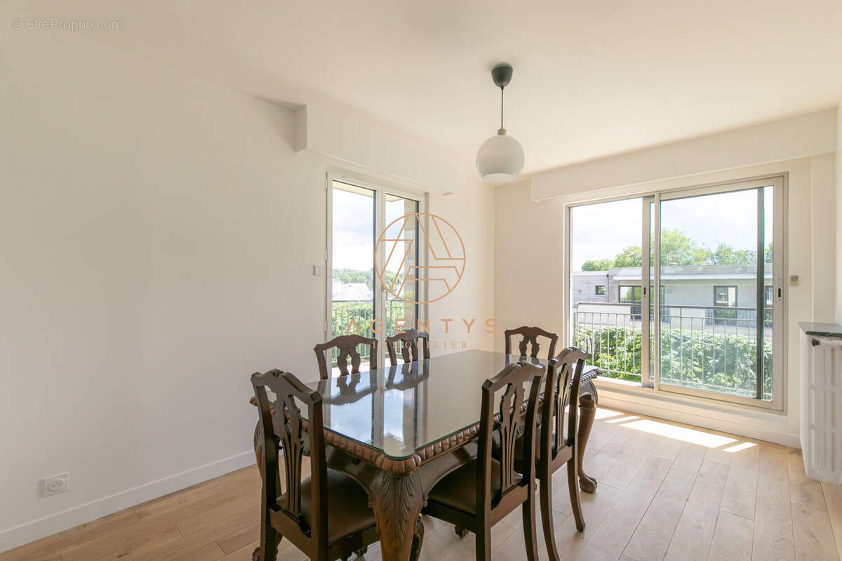 Appartement à SAINT-MAUR-DES-FOSSES
