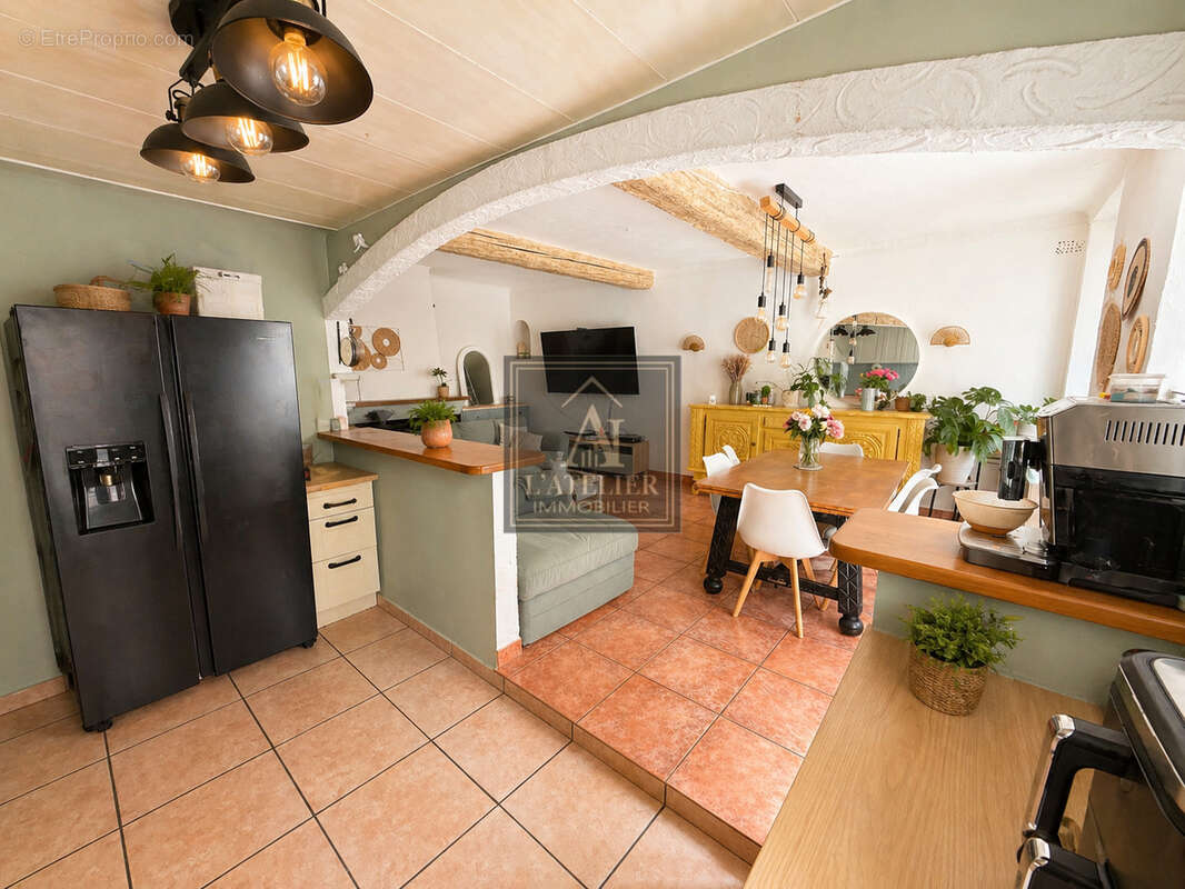 Maison de village de 142 m2 avec de nombreuses chambres, cave et grenier - photo 4