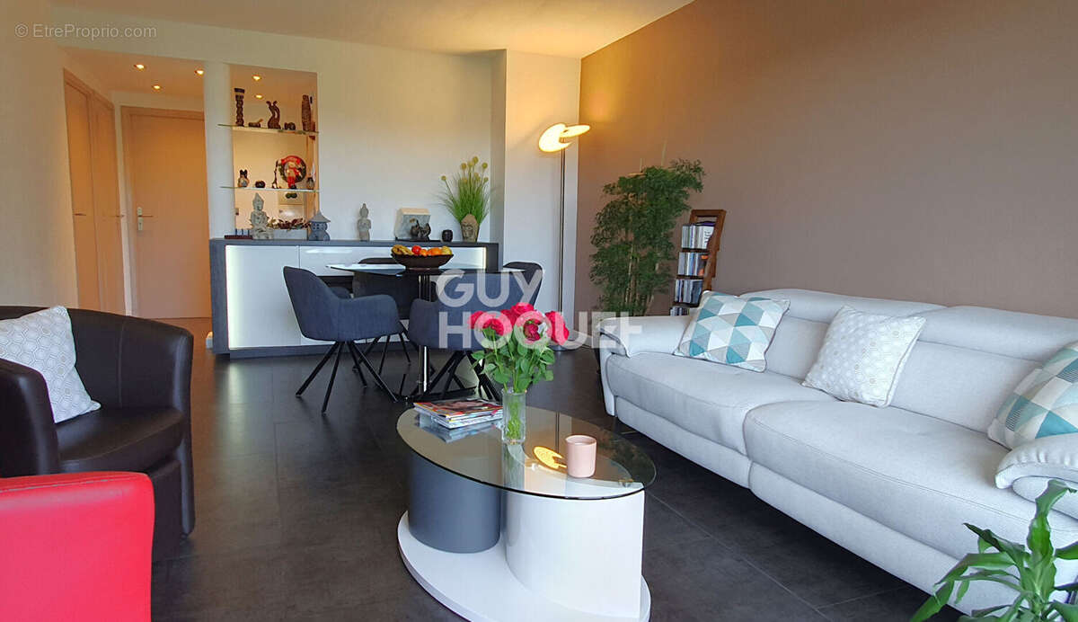 Appartement à MANDELIEU-LA-NAPOULE