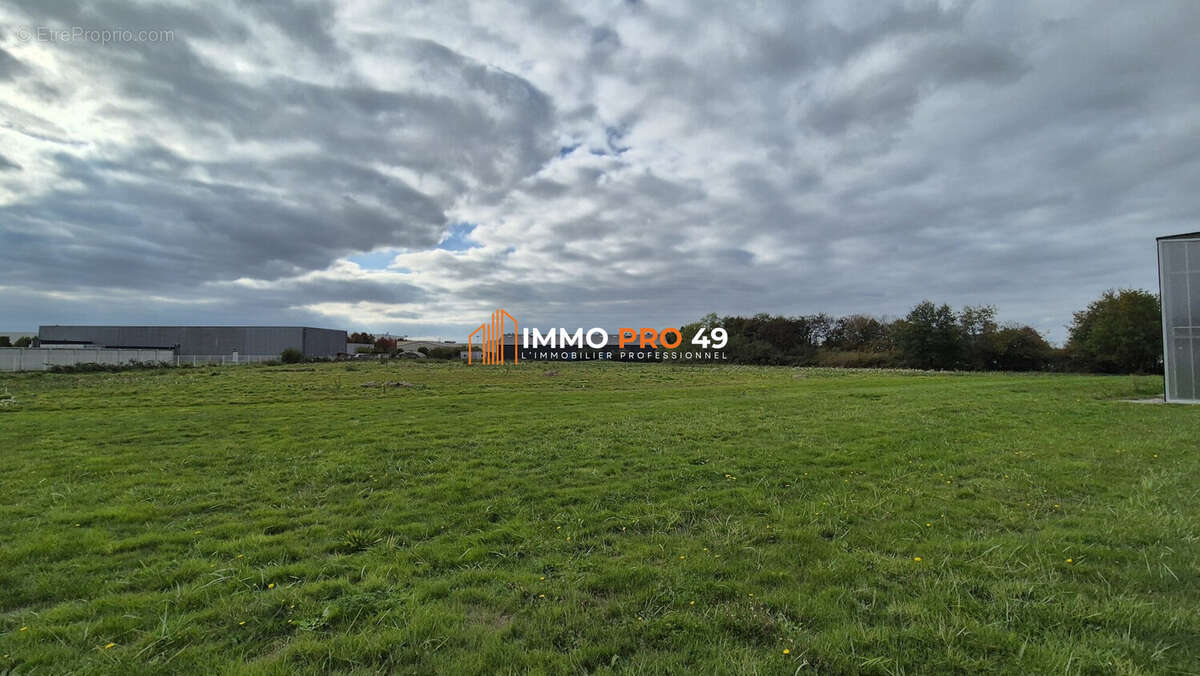 Commerce à LE GIROUARD