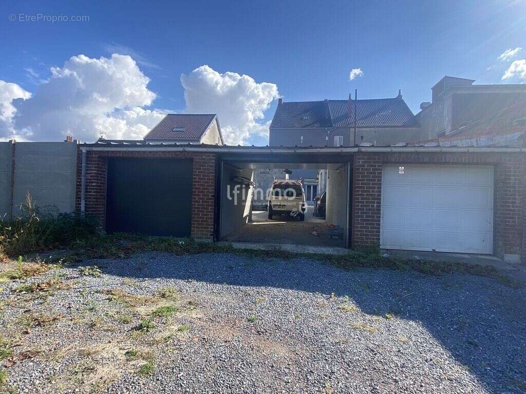 Maison à QUIEVRECHAIN