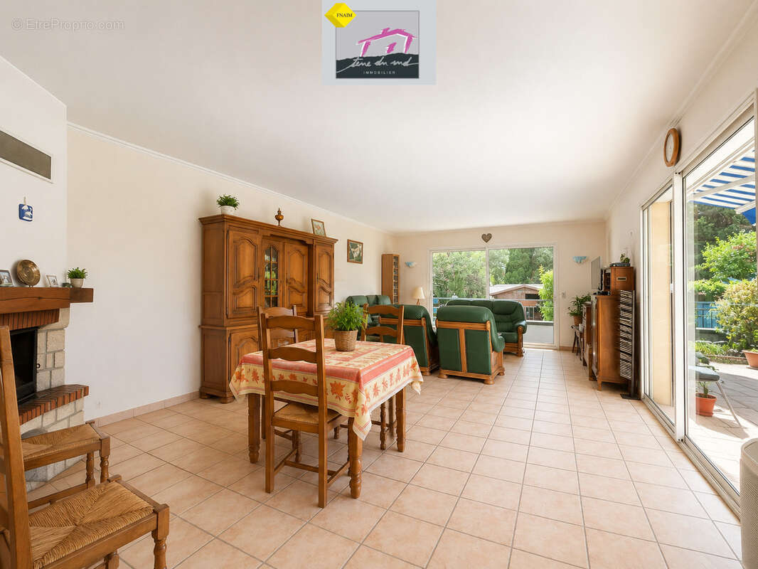 Maison de plain-pied avec Garage, jardin et piscine - photo 6