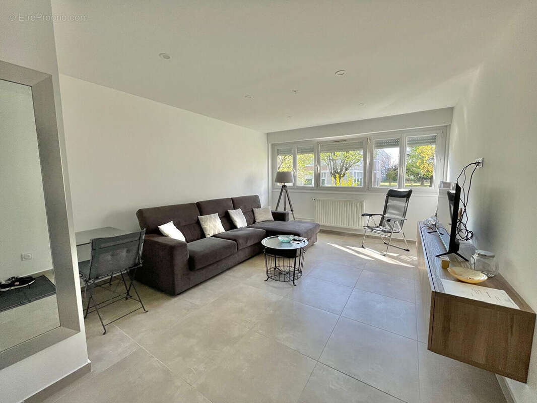 Appartement à DECINES-CHARPIEU