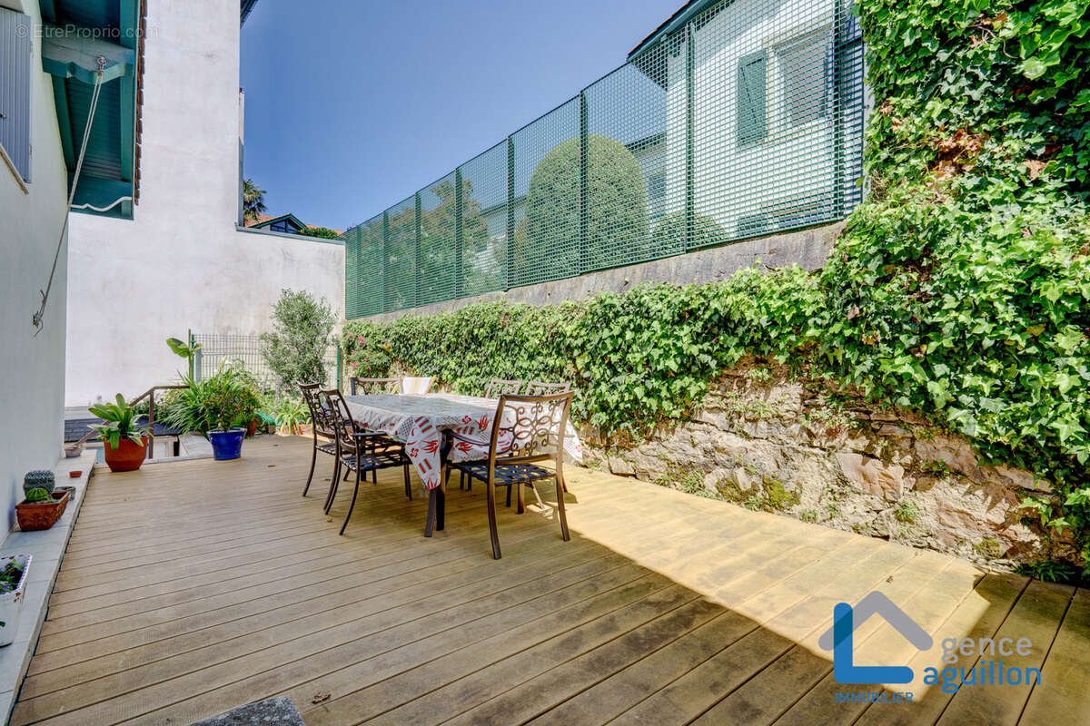 Maison mitoyenne coeur de ville avec 2 grandes terrasses - photo 17