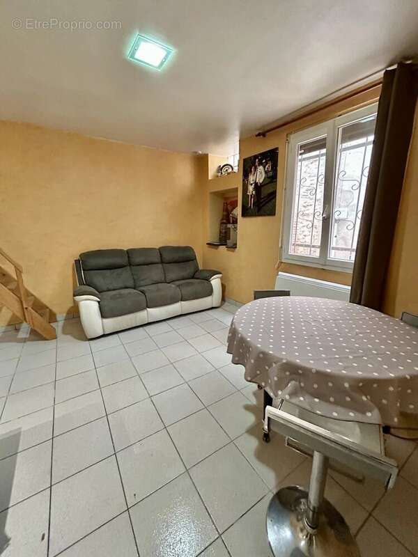 Appartement à PEZILLA-LA-RIVIERE