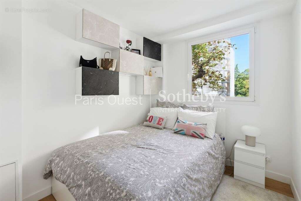 Appartement à NEUILLY-SUR-SEINE