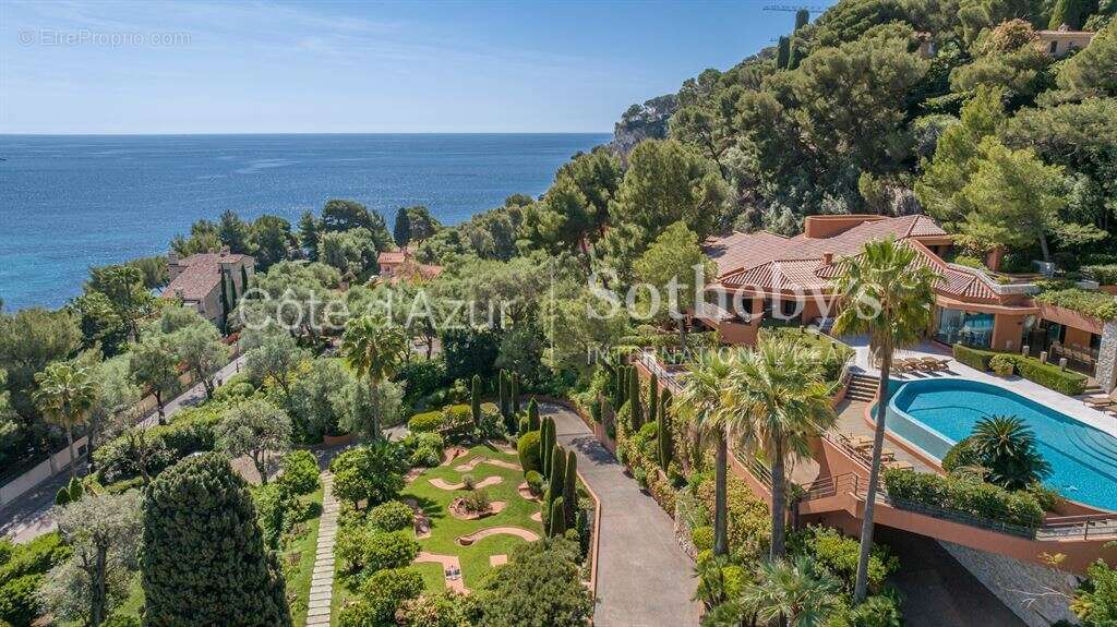 Saint Jean Cap Ferrat, domaine privé avec deux villas, parc paysager, piscine à débordement - photo 2