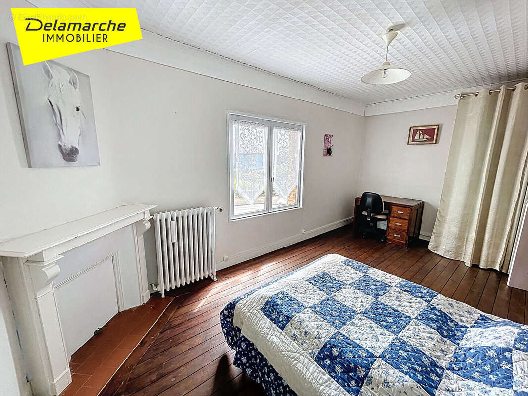 Maison à DONVILLE-LES-BAINS