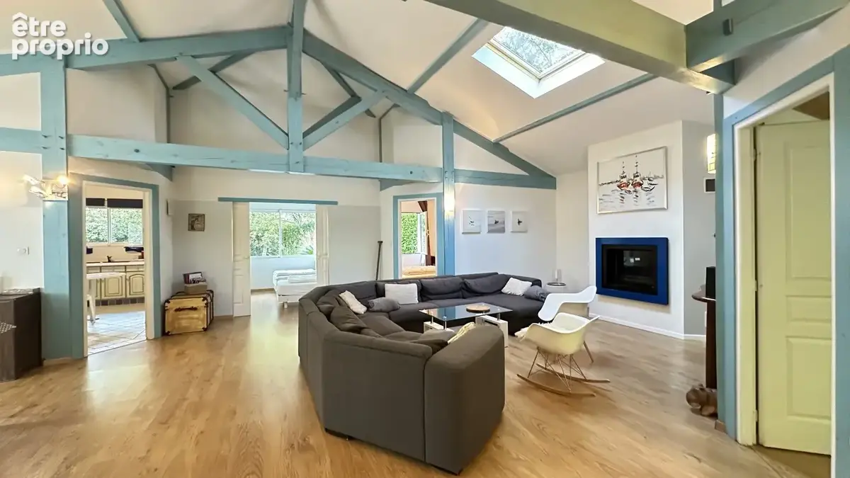 Entre Forêt Landaise et Art de Vivre  Ensemble de deux maisons sur 1638 m² de terrain boisé. - photo 6