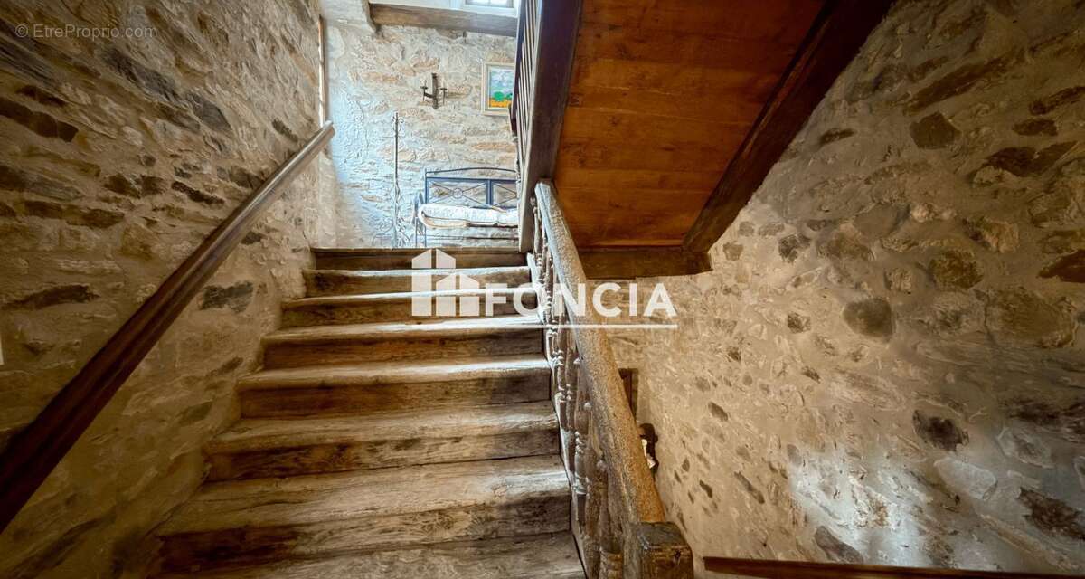 Maison à SAUVETERRE-DE-ROUERGUE