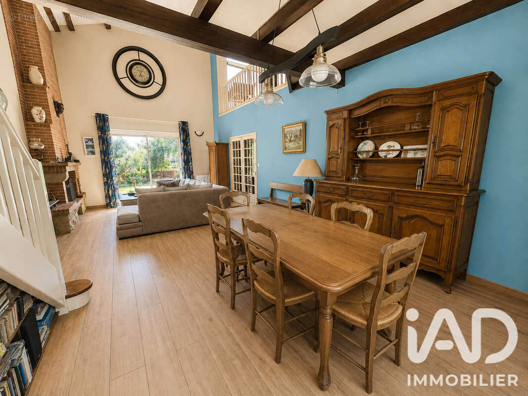 Maison 167 m² à Orgueil  - photo 4