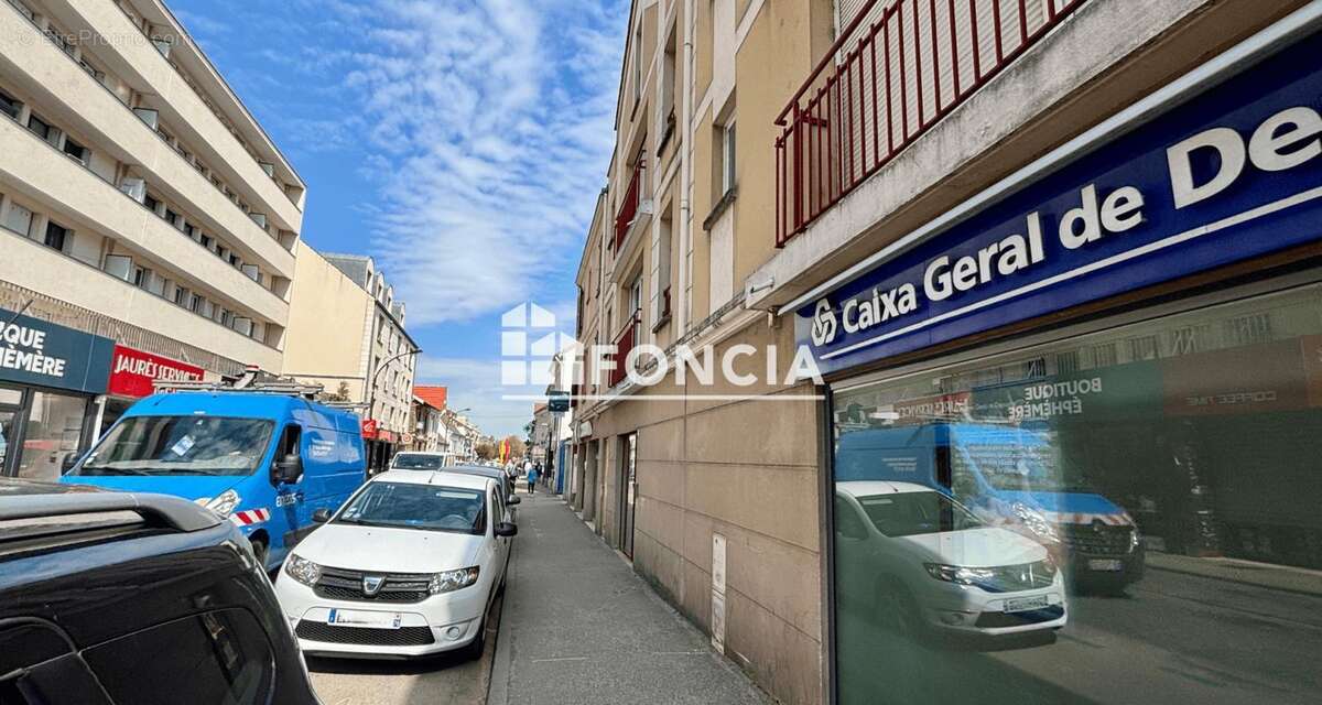 Parking à TRAPPES