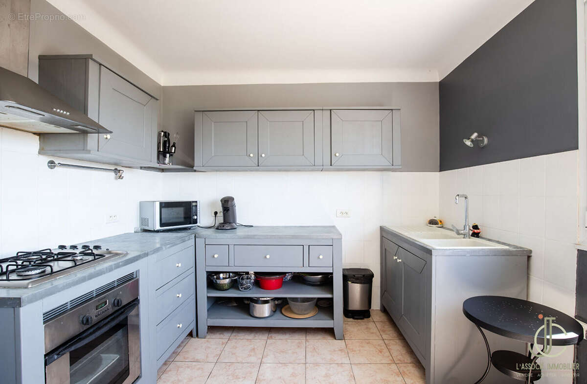 LAITRE-SOUS-AMANCE - maison indépendante avec jardin (presque) plat ! - photo 3