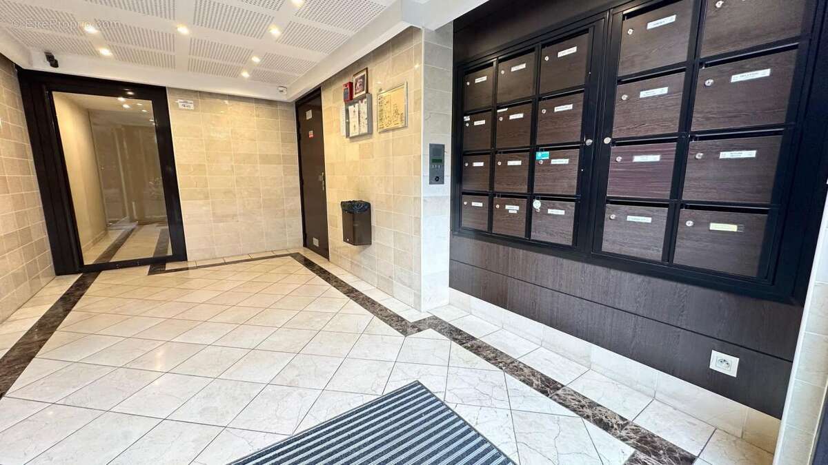 F4 avec terrassse (78 m² Carrez) à NEUILLY SUR MARNE - photo 11