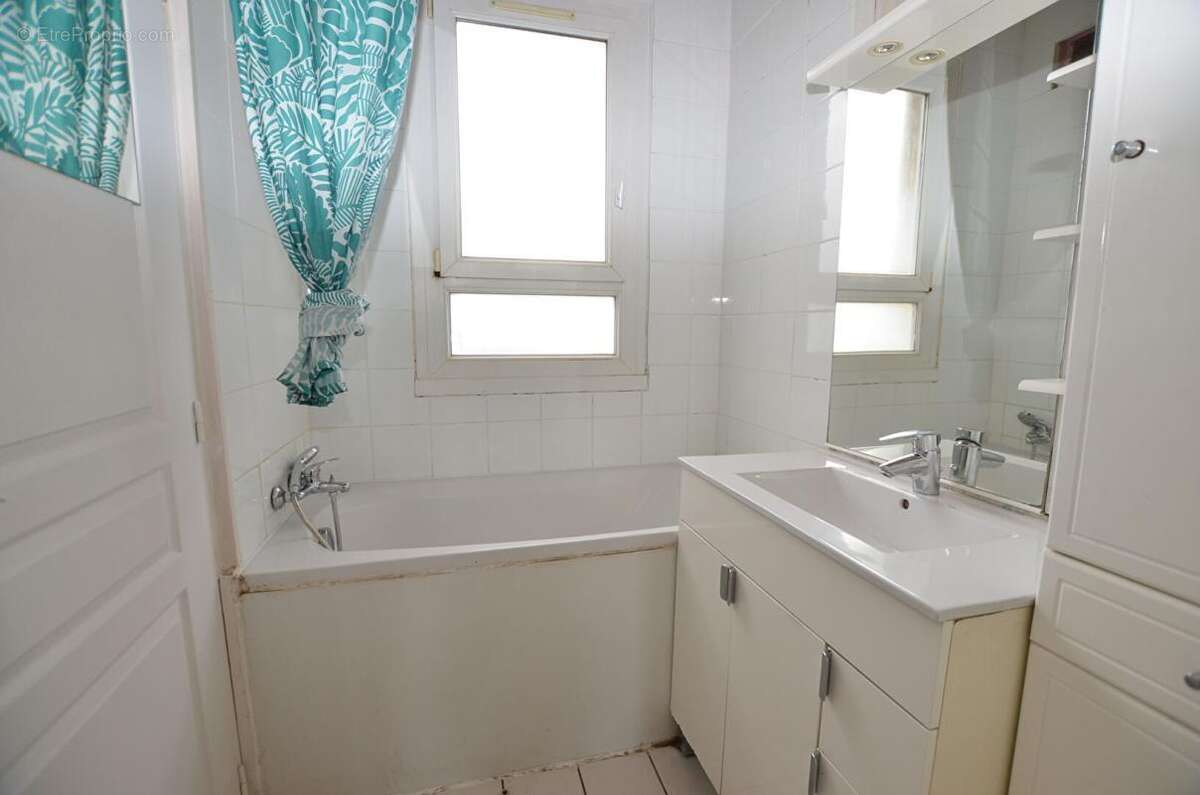 Appartement à SAINTE-GENEVIEVE-DES-BOIS