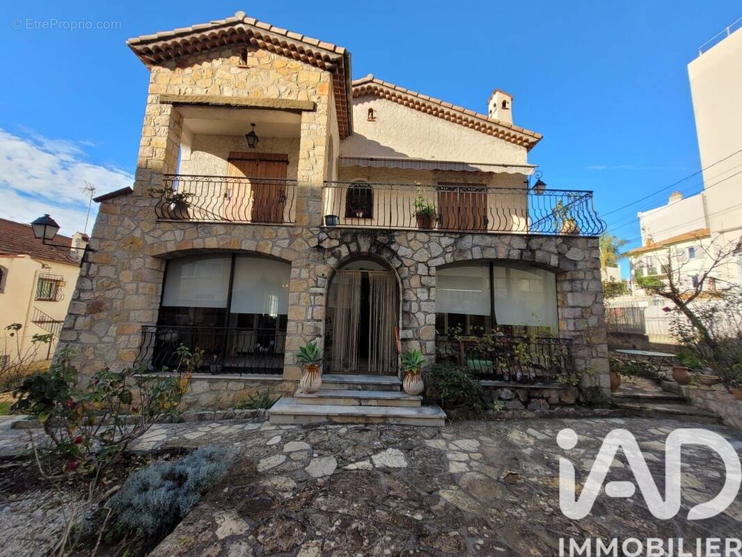 Photo 1 - Maison à ANTIBES