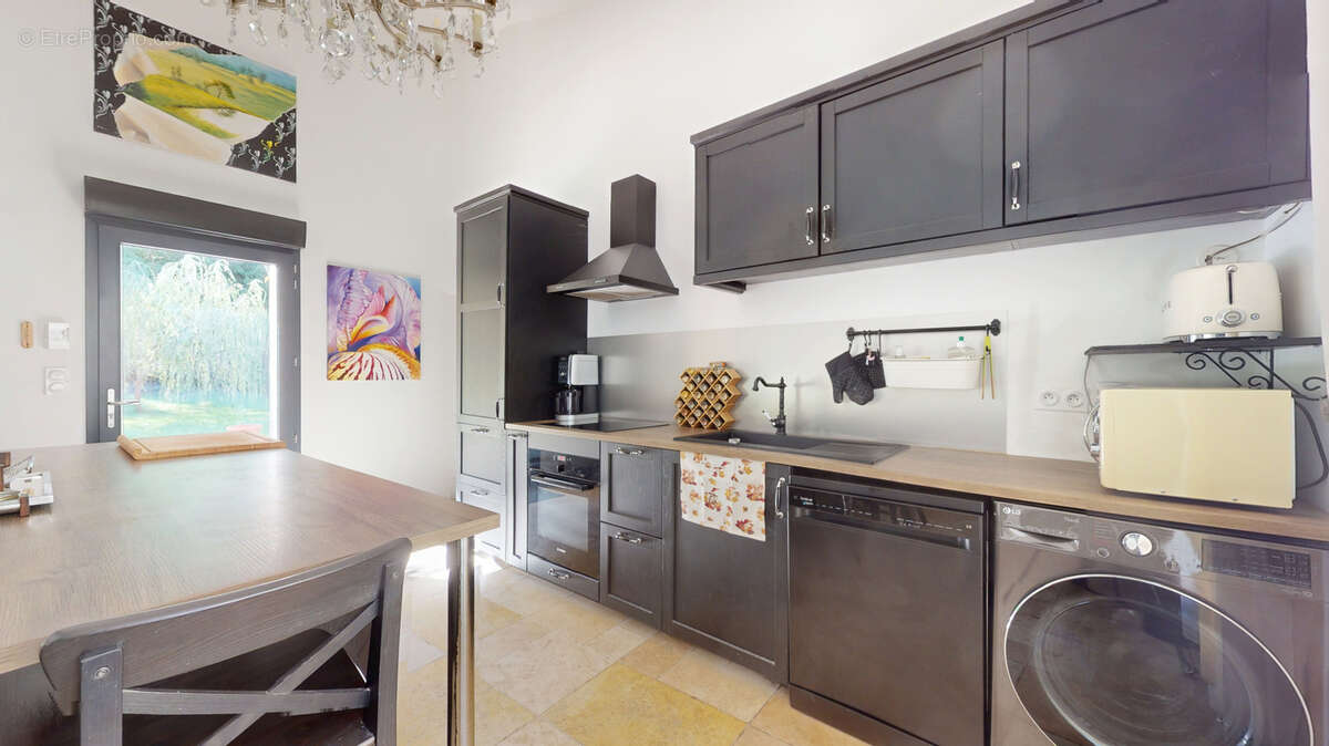 Maison à MONTAIGUT-SUR-SAVE