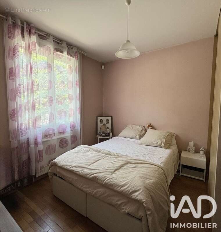 Maison 80 m² à Villeneuve-Le-Roi  - photo 5