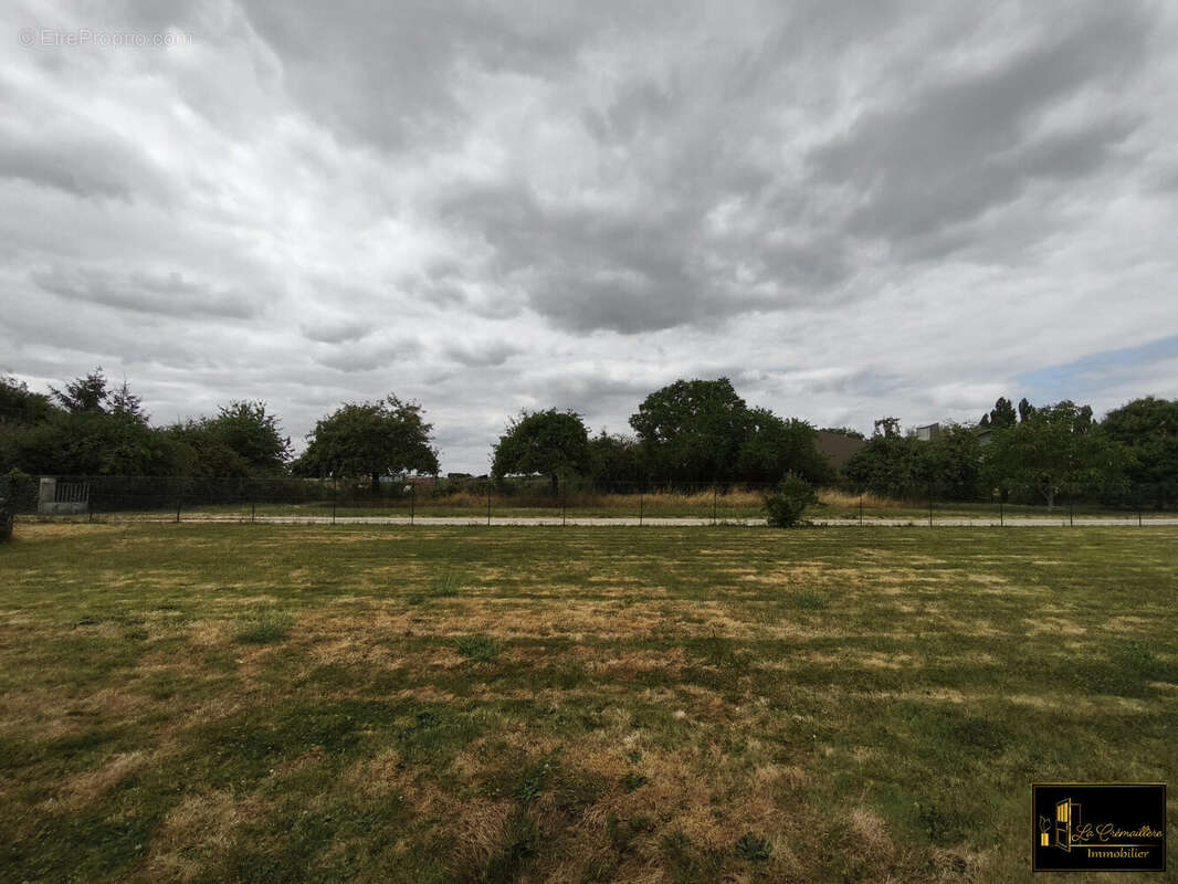 Terrain 648 m² à Corbreuse  - photo 2
