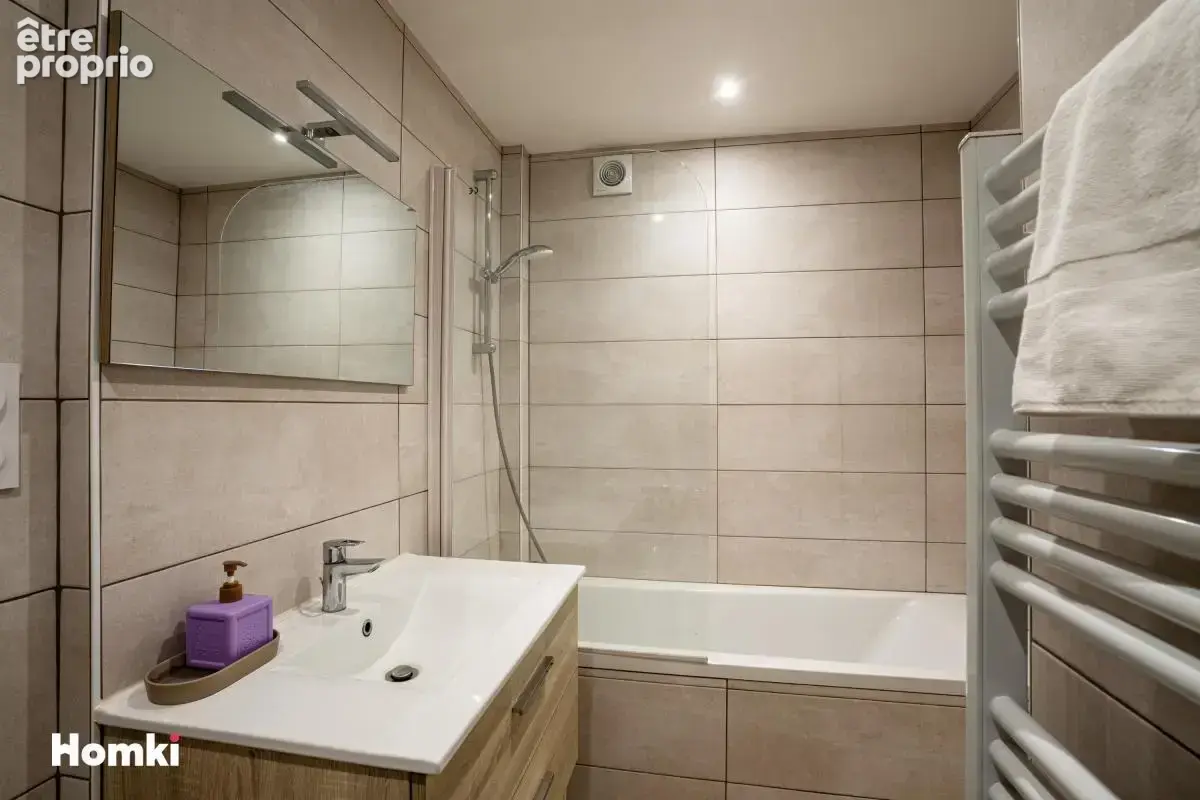 Appartement T4 de 93 m² à Orléans 45000, Rue du Champ Saint-Euverte - photo 10