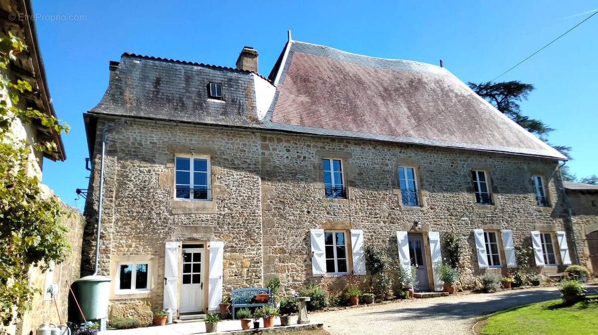 OVERVIEW - Maison à PRESSAC