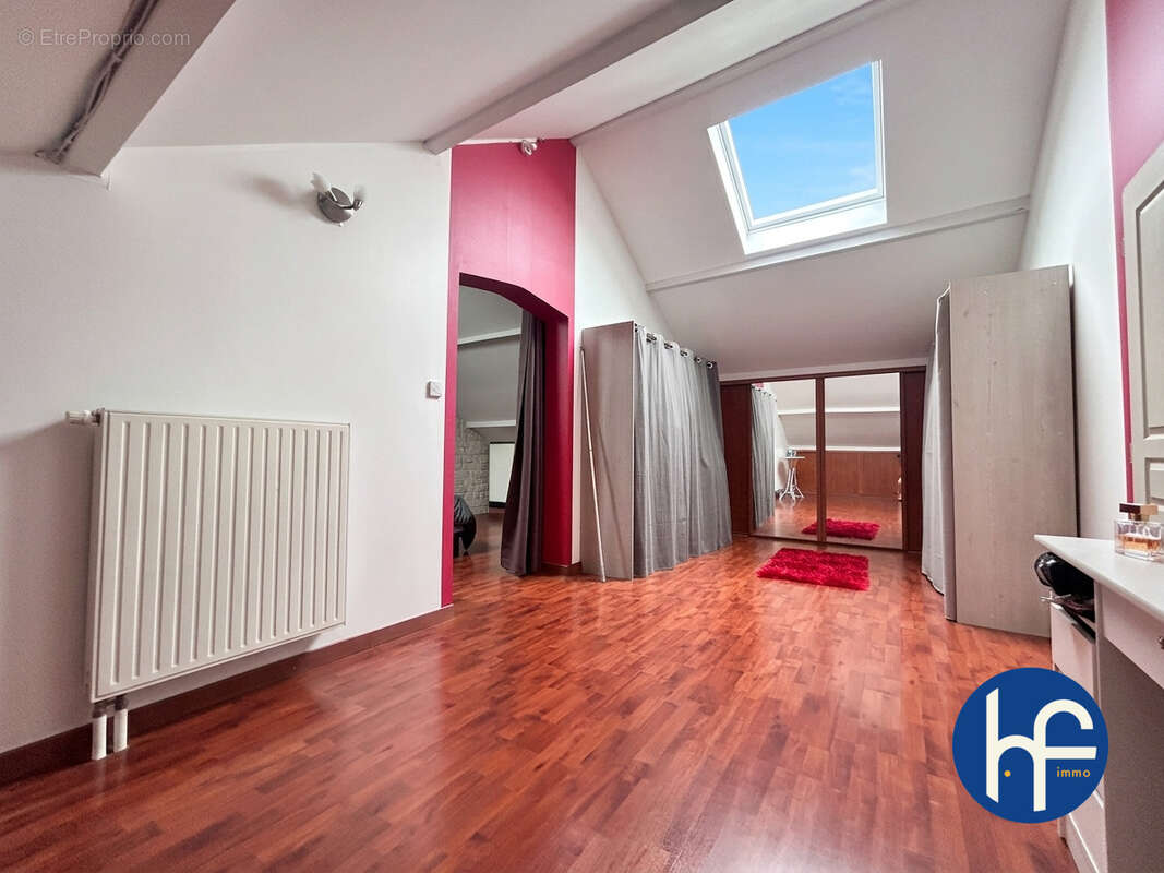 Maison individuelle avec garage, terrasse et piscine - photo 7