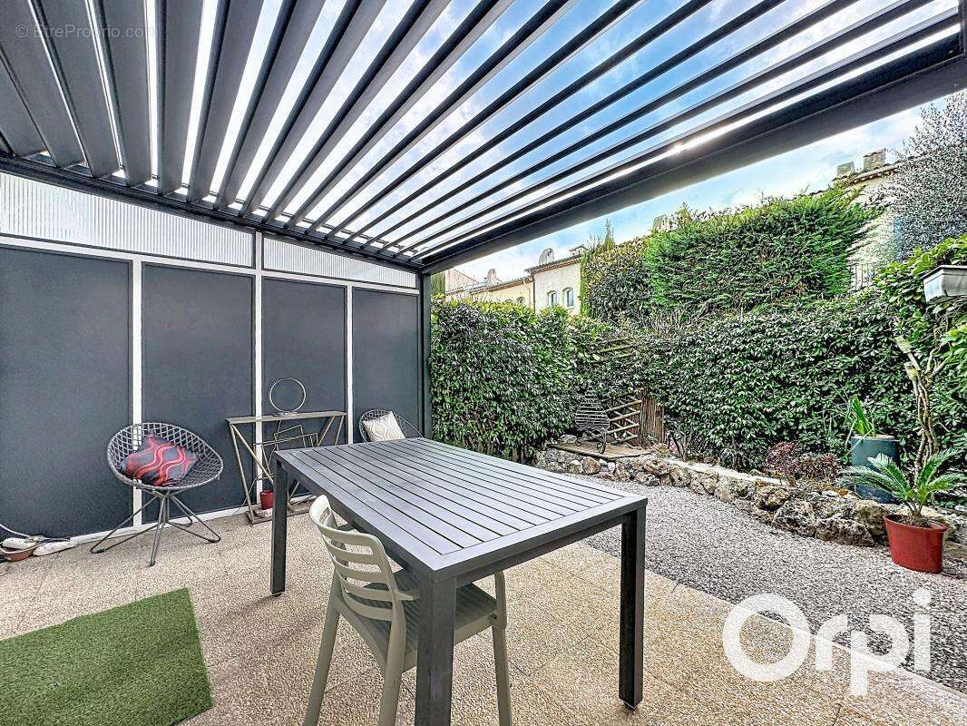 Villeneuve Loubet Maison 4 pièces 110 m2 - piscine - gardien - jardin - stationnement - photo 4