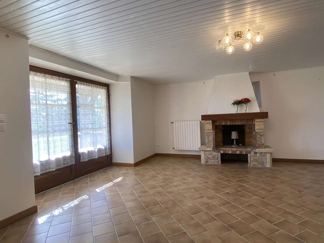 Maison à BAGAT-EN-QUERCY