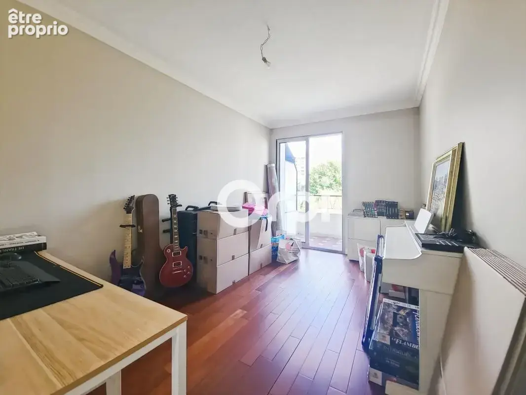 Lumineux T4 traversant de 88 m² avec 3 balcons – La Blancarde - photo 9